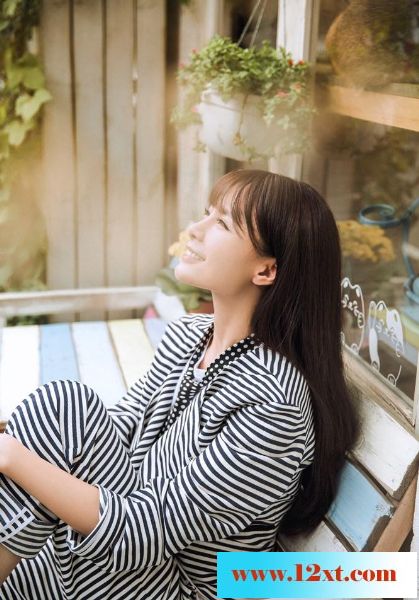沈梦辰性感妩媚，展现出独特的优雅气质15P