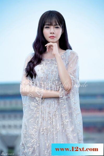 沈梦辰性感妩媚，展现出独特的优雅气质15P