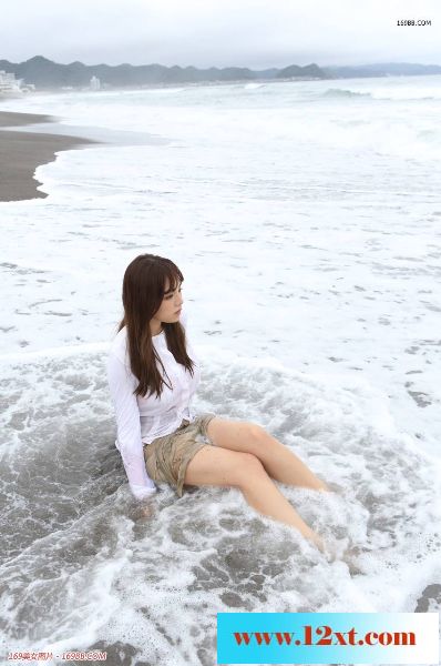 J罩杯女神筱崎爱的纯真爱恋13P