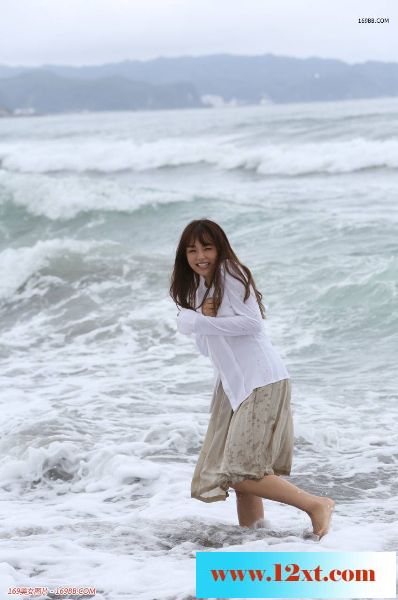 J罩杯女神筱崎爱的纯真爱恋13P