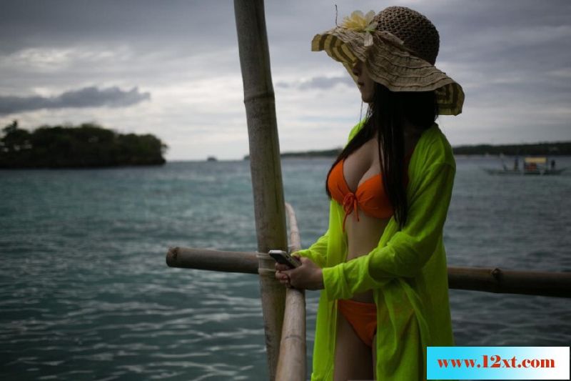 MyGirl美媛馆小小白长滩旅拍比基尼美女18P