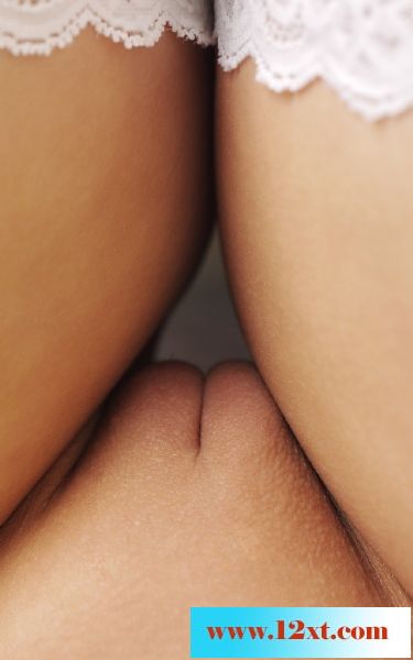 女人两片唇，上面迷人，下面勾魂45P