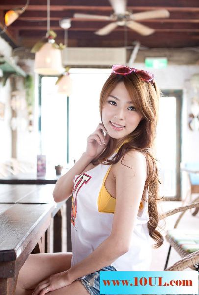 长发姿色不错的性感妹14P