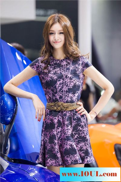 车展上高贵性感美女争鲜斗艳11P