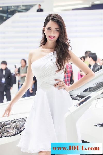 车展上高贵性感美女争鲜斗艳11P