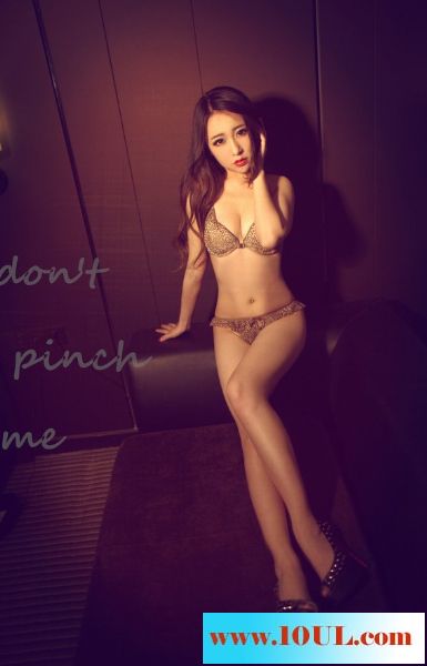 大胆牛仔裤风韵媚女郎13P