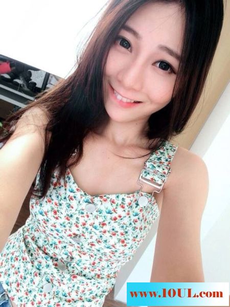 大胆女孩酒店里娇滴滴媚姿14P