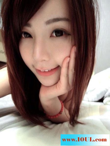 大胆女孩酒店里娇滴滴媚姿14P
