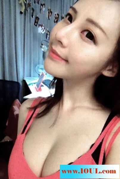 大胆女孩酒店里娇滴滴媚姿14P
