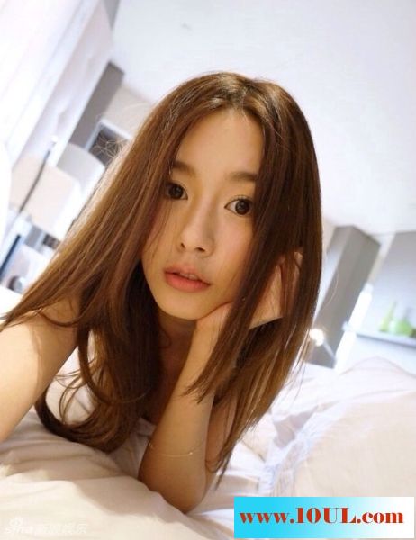 大胆女孩酒店里娇滴滴媚姿14P