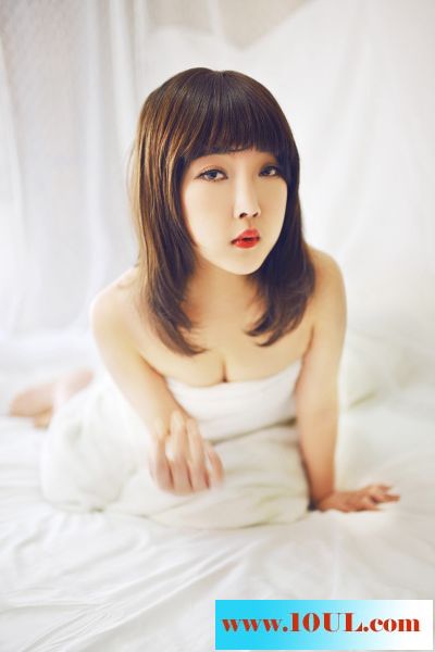 蕾丝内衣性感美女居家风姿10P