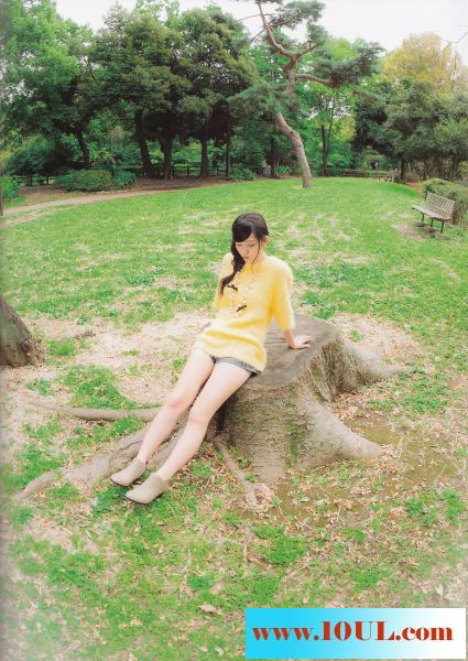 94年小美人带着诱人的美态11P