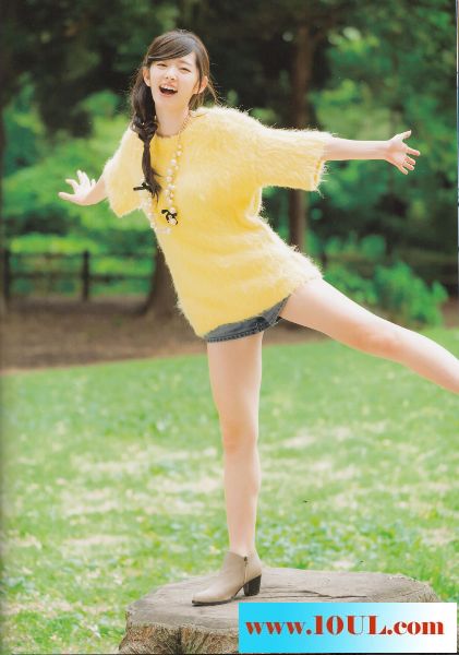 94年小美人带着诱人的美态11P