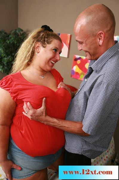 暨痛打BBW莉莉。