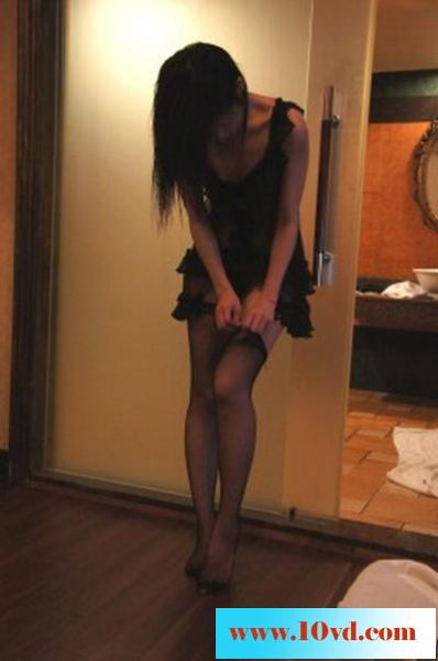 约着情人到酒店，情人自带情感内衣好诱惑24P