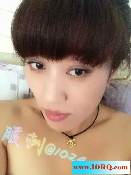 骚情四射的露脸小少妇。17P