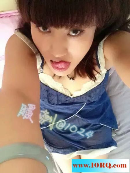 骚情四射的露脸小少妇。17P