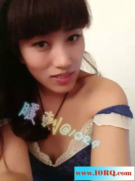 骚情四射的露脸小少妇。17P