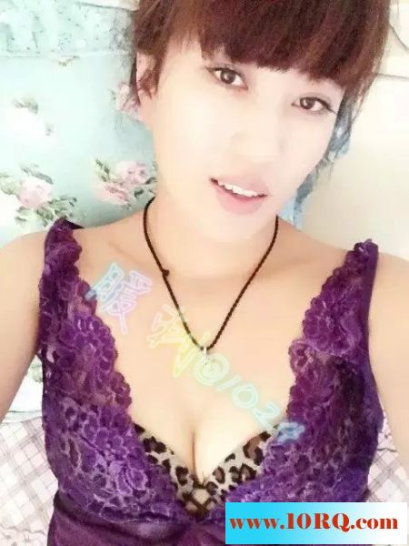 骚情四射的露脸小少妇。17P