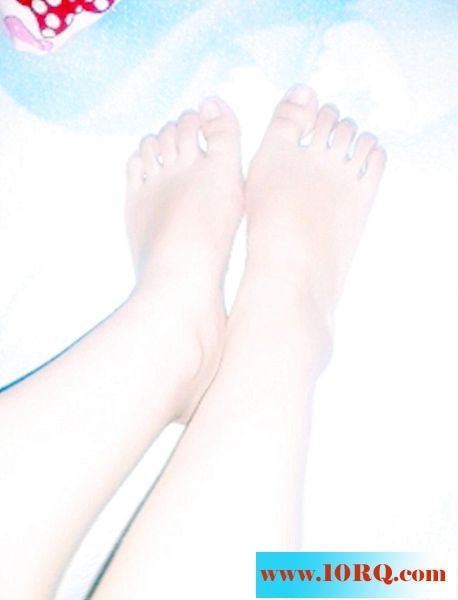 闪光灯下的妹纸哪都白10P