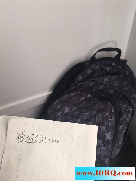 上了一个极品身材的妹子，身材好。皮肤白。2