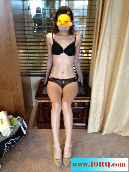 身材超级棒真正的极品OL私拍流出89P