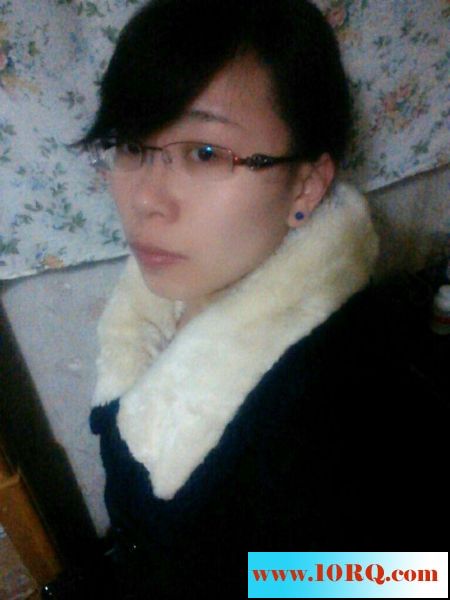 天津公务员人妻张瑜和老公自拍戴着眼镜非常闷