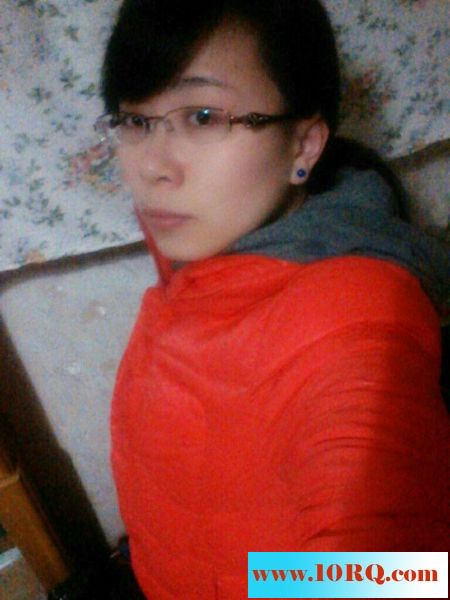 天津公务员人妻张瑜和老公自拍戴着眼镜非常闷