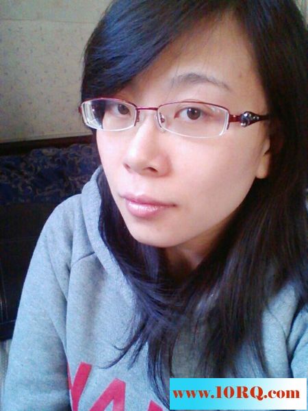 天津公务员人妻张瑜和老公自拍戴着眼镜非常闷