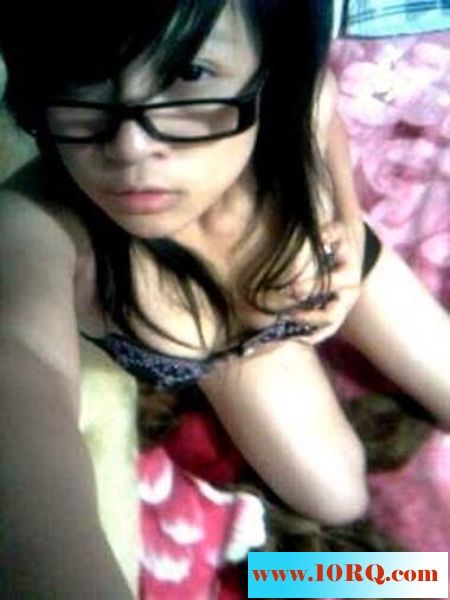 小骚货勾引我操她16P