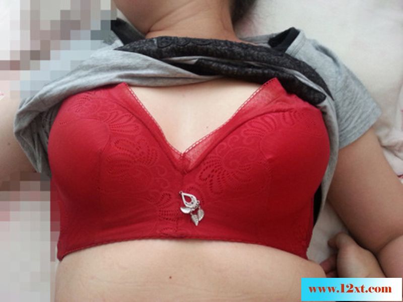 已经生了孩子的80后骚熟女，寂寞求我操11P