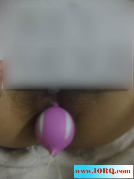 用阴道哑铃自慰特写15P