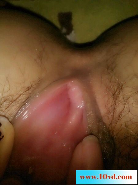远方女友扣逼照，发来慰问下饥渴的我13P