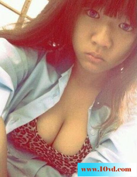 在网路上认识的90后少女性感又可爱24P
