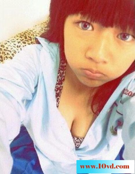 在网路上认识的90后少女性感又可爱24P