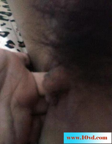 在网路上认识的90后少女性感又可爱24P