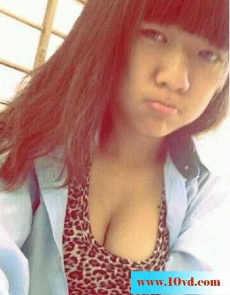 在网路上认识的90后少女性感又可爱24P