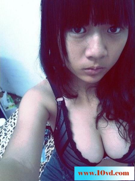 在网路上认识的90后少女性感又可爱24P