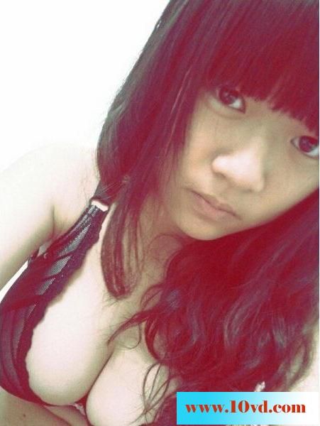 在网路上认识的90后少女性感又可爱24P