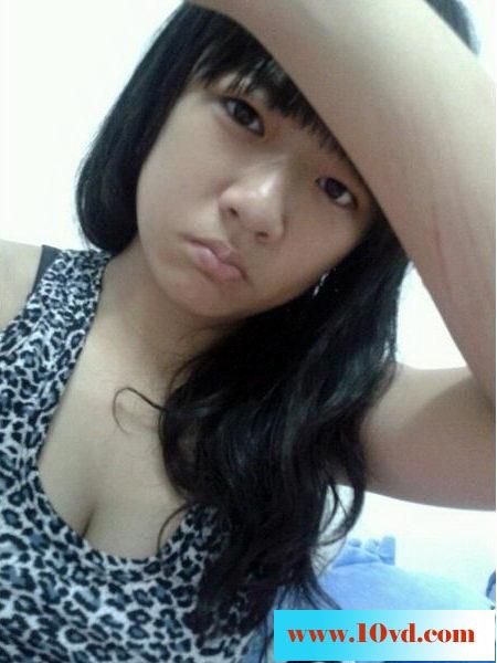 在网路上认识的90后少女性感又可爱24P