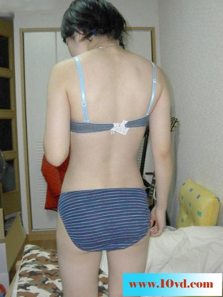 在少妇家里上了她小穴还粉嫩12P