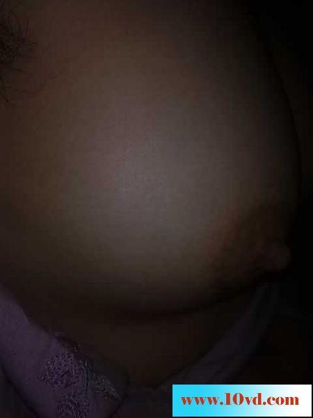 曾经一起玩耍过的小妞现已成为人妻12P