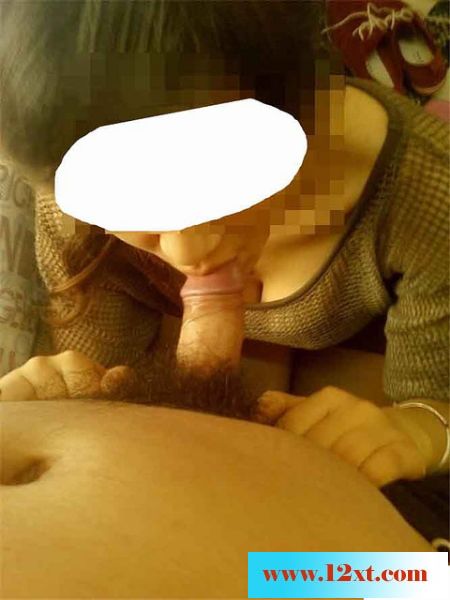 这么小的JJ，可惜了这对爆乳妹纸还为他乳交18