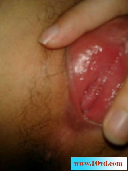 自家小妞生活性感美图，她爱玩游戏我爱玩她2