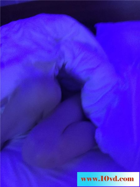 自拍，与已婚女同事在高级酒店一夜激情15P
