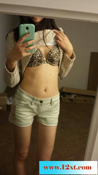 02-11一個身材不錯的兼職姑娘到家服務真心贊15
