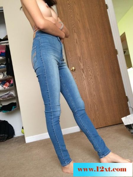 02-11一個身材不錯的兼職姑娘到家服務真心贊15
