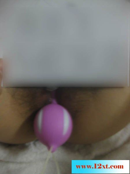 03-11用陰道啞鈴自慰特寫15P
