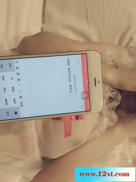 03-11与妹儿开房,突遇她男友造访,然后3P一起嗨2