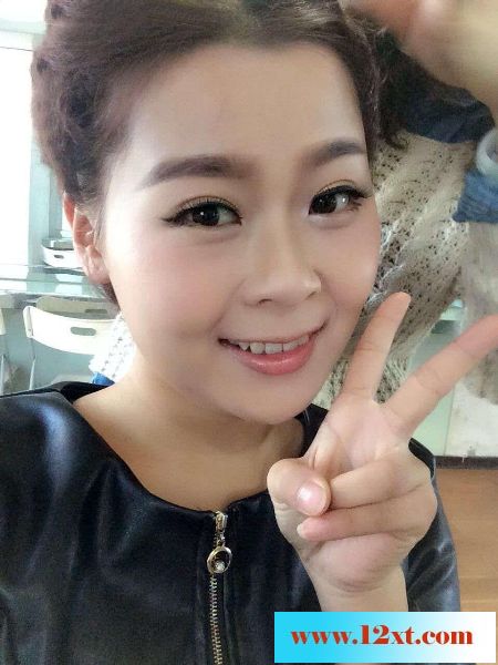 04-11远方女友扣逼照，发来慰问下饥渴的我13P